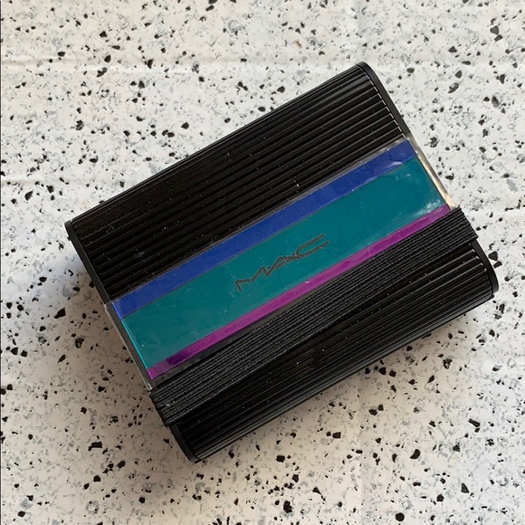 NWT MAC Cosmetics Gold Irresistibly Charming Glitt - Picture 2 of 7